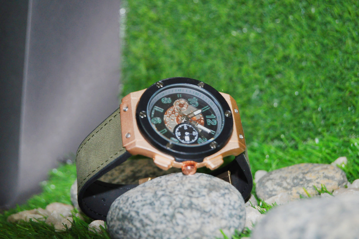 MOST DIMANDED HUBLOT WATCHES DEAL AVAILABLE WITH J. JANAN & ZARAR POCKET PERFUME