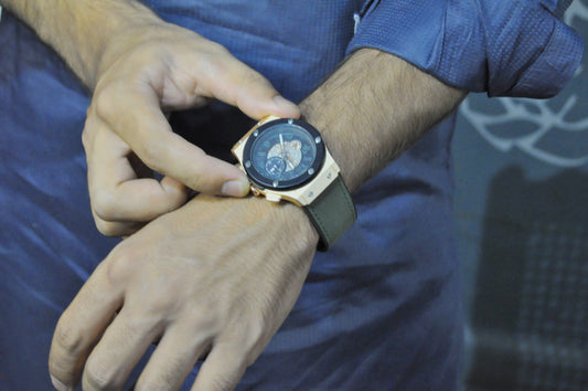 MOST DIMANDED HUBLOT WATCHES DEAL AVAILABLE WITH J. JANAN & ZARAR POCKET PERFUME